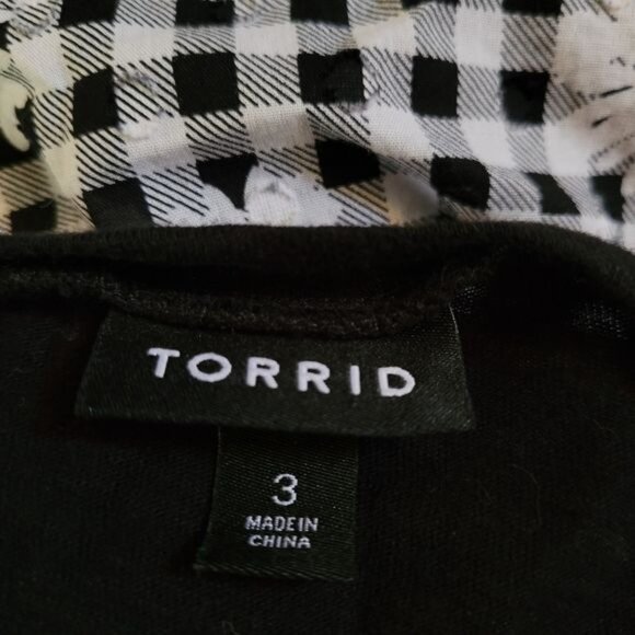 Torrid top pop over black white buffalo print Daisy daisies floral 3 3X - Picture 5 of 6